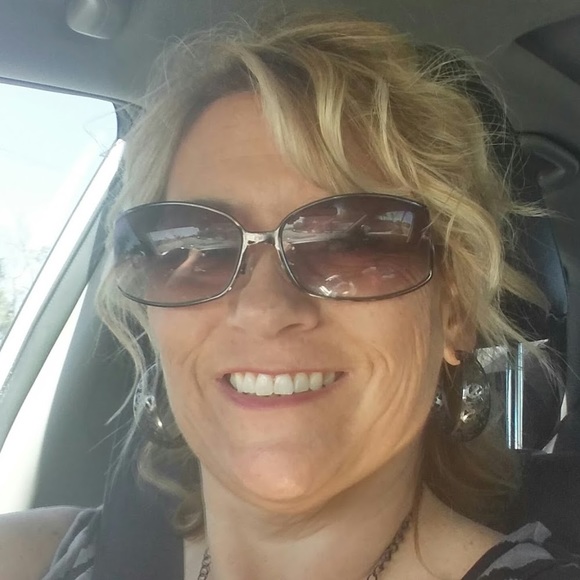 Meet your Posher, Valerie - Picture 1 of 1